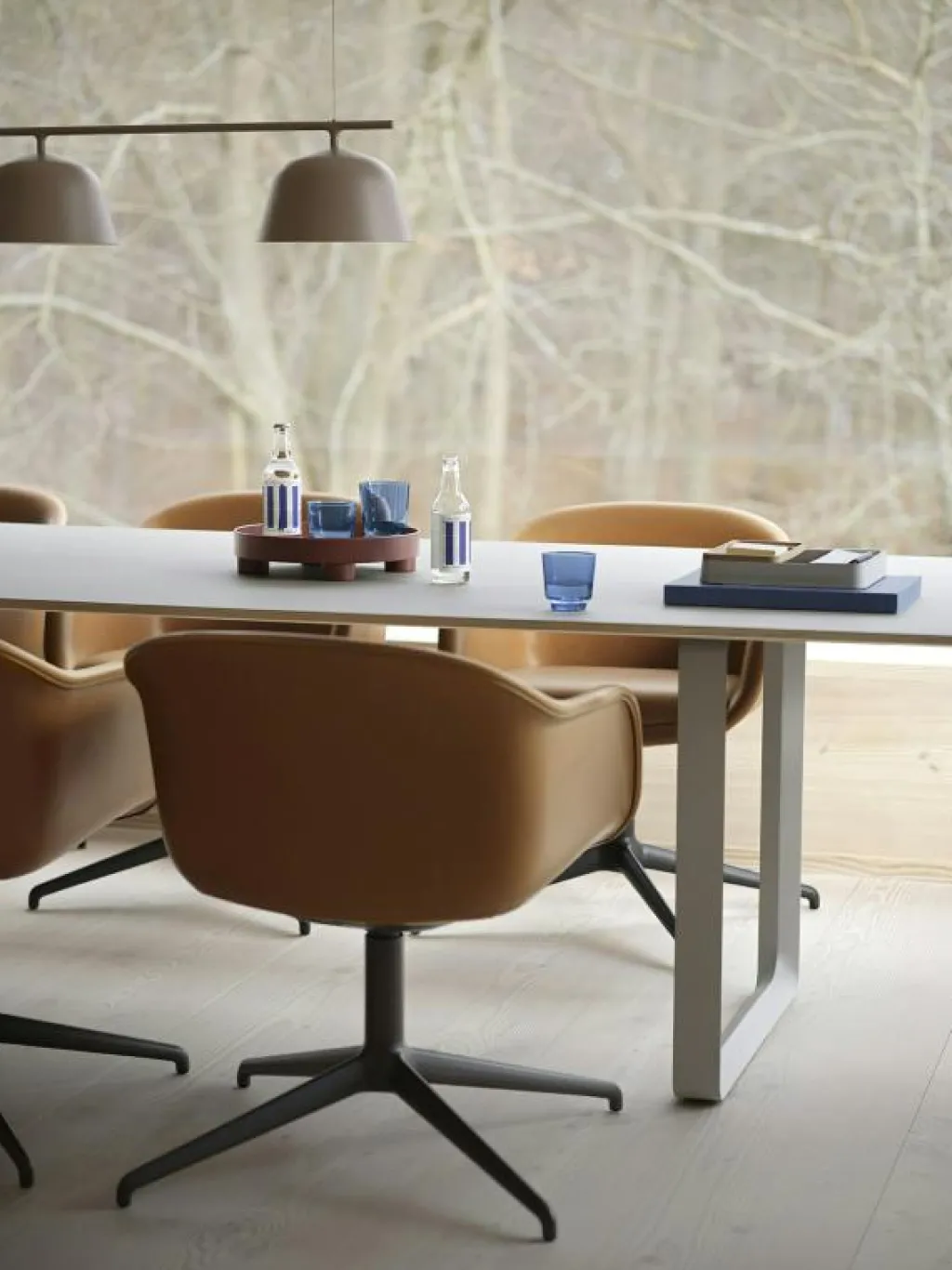 Muuto Matbord Och Barbord-70/70 Bord 108x295 cm, Massiv Rökt Ek / Vit