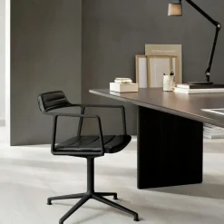 Vipp Skrivbordsstolar & Kontorsstolar-452 Snurrstol Med Fötter, Polerat Aluminium / Svart Läder