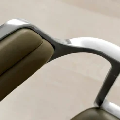 Vipp Skrivbordsstolar & Kontorsstolar-452 Snurrstol Med Fötter, Polerat Aluminium / Svart Läder