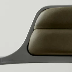 Vipp Skrivbordsstolar & Kontorsstolar-452 Snurrstol Med Fötter, Polerat Aluminium / Svart Läder