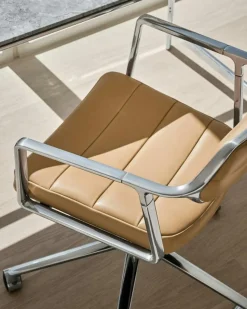 Vipp Skrivbordsstolar & Kontorsstolar-453+ Snurrstol Med Hjul, Polerad Aluminium / Bosco Green Läder