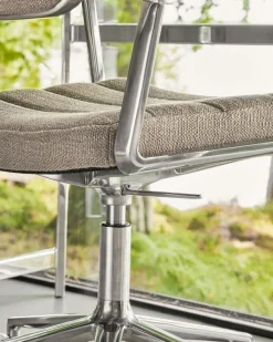 Vipp Skrivbordsstolar & Kontorsstolar-453+ Snurrstol Med Hjul, Polerad Aluminium / Bosco Green Läder