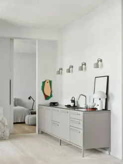 524 Väggspot, Varmgrå