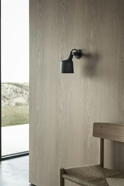 524 Väggspot, Varmgrå