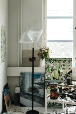 Artek Golvlampor-A810 Golvlampa, Polerad Mässing