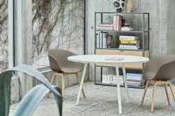 ACC 22 2.0 Karmstol, Lackerad Ek / Svart