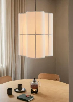 Androgyne Matbord Ø150, Mörkfärgad Ek