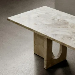 Androgyne Soffbord, Kunis Breccia