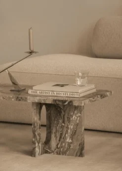 Androgyne Soffbord, Kunis Breccia