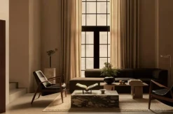 Androgyne Soffbord, Kunis Breccia