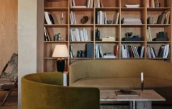 Androgyne Soffbord, Kunis Breccia