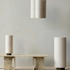 Androgyne Soffbord, Kunis Breccia