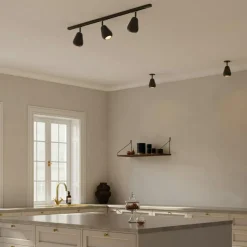 Anoli Spot Track 3 Spotlight, Svart