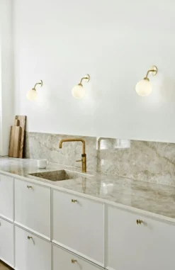 Apiales Vägglampa Integrerad, Satin Black / Opal