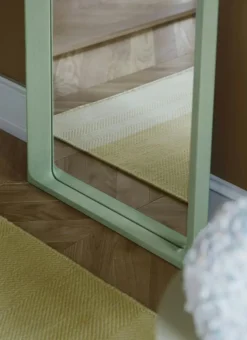 Arced Mirror / 80 X 55 CM / 31.5 X 21.65