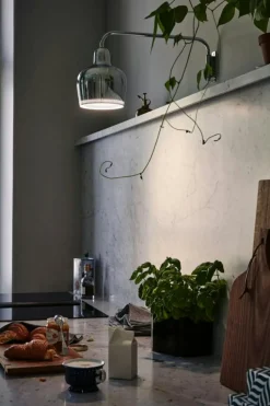 A330S Golden Bell Vägglampa, Svart / Vit