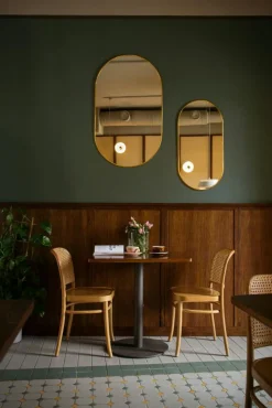 Paged Stolar-Benko Stol Rotting, Natur