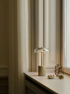 Blossi Mini Bordslampa Portabel, Svart / Opal