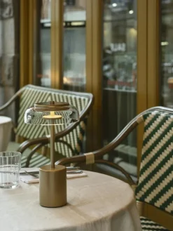 Blossi Mini Bordslampa Portabel, Svart / Opal