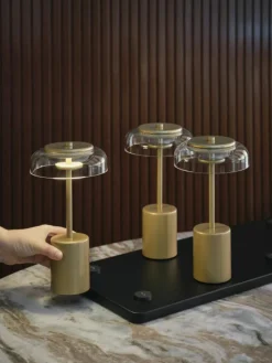 Blossi Mini Bordslampa Portabel, Svart / Opal