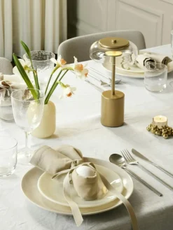 Blossi Mini Bordslampa Portabel, Svart / Opal