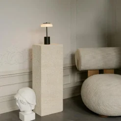 Blossi Mini Bordslampa Portabel, Svart / Opal