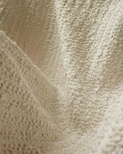 GUBI Fotpallar|Sittsäckar & Sittpuffar-Bohemian 72 Ottoman, Dedar Lupo Bouclé 007