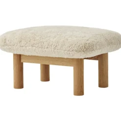 Audo Copenhagen Fotpallar-Brasilia Ottoman Naturlig Ek, Fårskinn Sahara