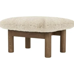 Audo Copenhagen Fotpallar-Brasilia Ottoman Valnöt, Fårskinn Root