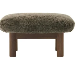 Audo Copenhagen Fotpallar-Brasilia Ottoman Valnöt, Fårskinn Root
