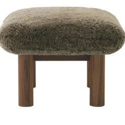 Audo Copenhagen Fotpallar-Brasilia Ottoman Valnöt, Fårskinn Root