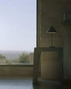 Brolly Bordslampa Portabel, Steel Black