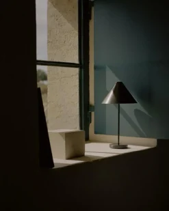 Brolly Bordslampa Portabel, Steel Black