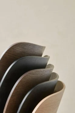 Audo Copenhagen Stolar-Co Karmstol Svart stål, Mörkbetsad Ek