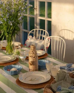 Pick a Poppy Mattallrikar-Cottage Flower Tallrik 28 cm, Gul