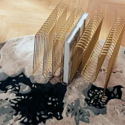 Curva Tidningsställ, Silver