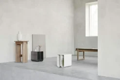 Kristina Dam Studio Sängbord & Nattduksbord|Sängbord & Nattduksbord-Curved Sidobord, Rostfritt Stål