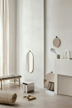 Kristina Dam Studio Sängbord & Nattduksbord|Sängbord & Nattduksbord-Curved Sidobord, Rostfritt Stål