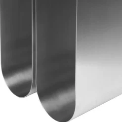 Kristina Dam Studio Sängbord & Nattduksbord|Sängbord & Nattduksbord-Curved Sidobord, Rostfritt Stål