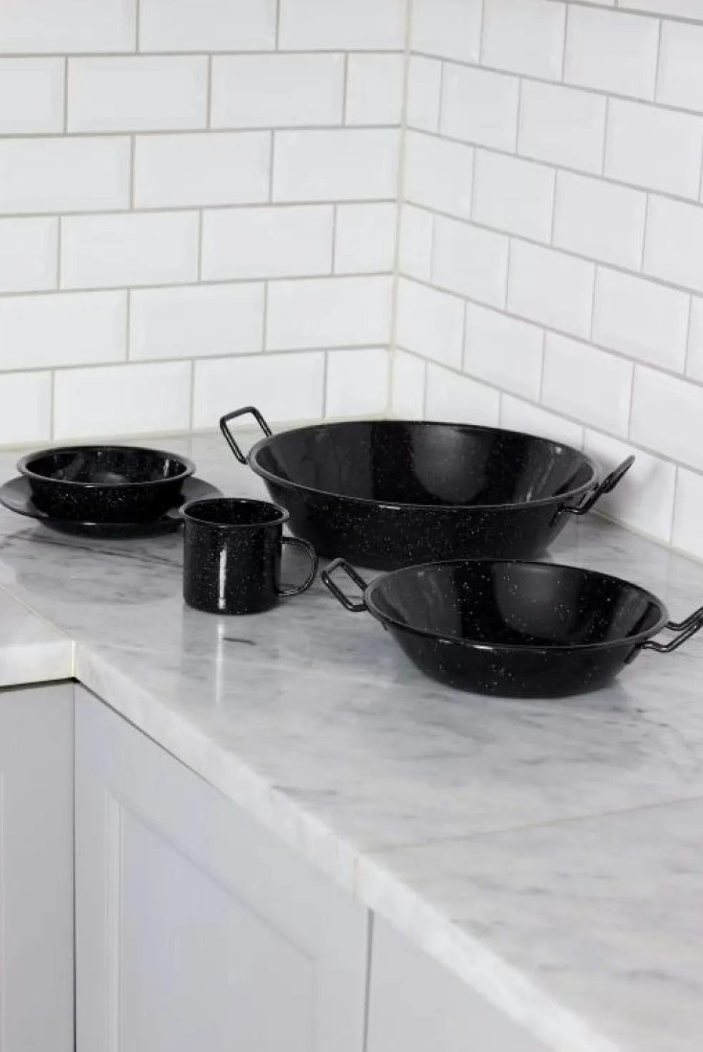 Doris Tallrik Emalj Ø20 cm, Svart