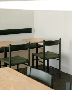 Brdr. Krüger Stolar-F Stol, Oljad Ek / Svart Vävband