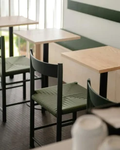 Brdr. Krüger Stolar-F Stol, Oljad Ek / Svart Vävband