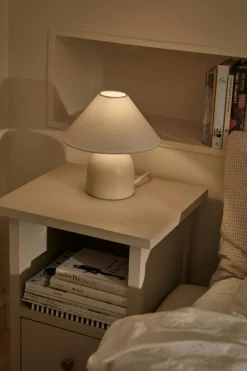 Flora Bordslampa 25 cm, Vinröd