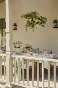 Floral Bordsduk 150x250 cm