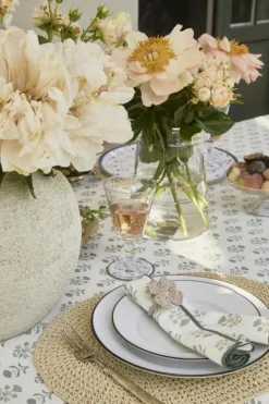 Floral Bordsduk 150x250 cm