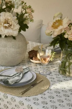 Floral Bordsduk 150x250 cm