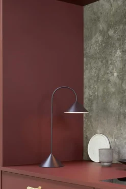 Frandsen Portabla Lampor|Portabla Lampor-Grasp Bordslampa Portabel 47 cm, Matt Beetroot