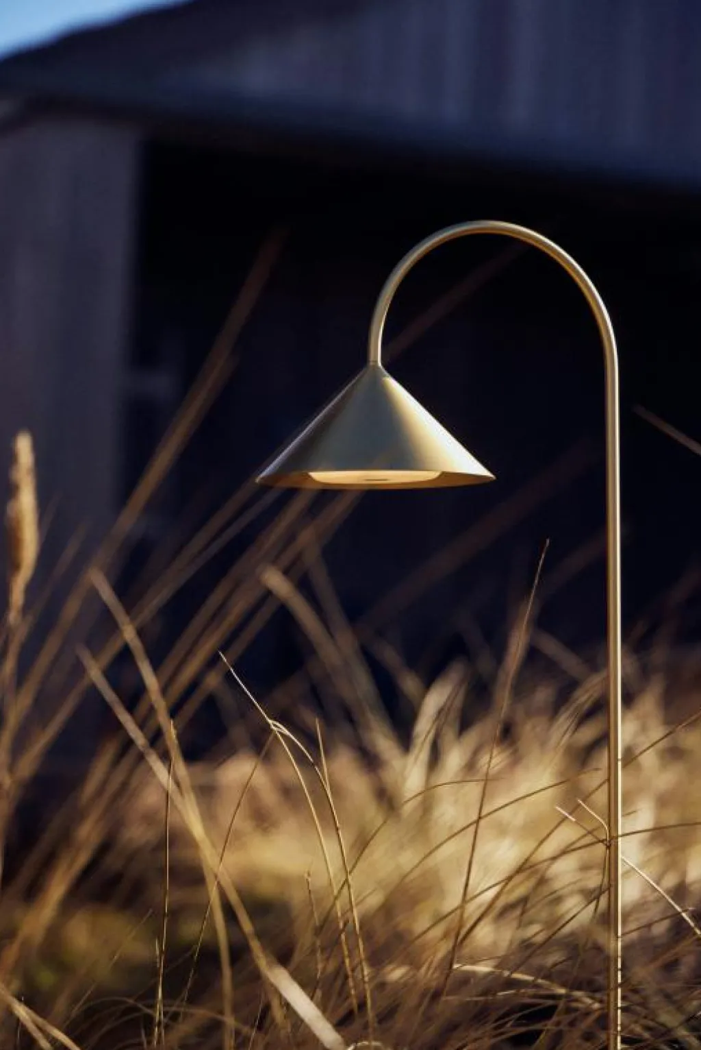 Frandsen Portabla Lampor|Portabla Lampor-Grasp Bordslampa Portabel 47 cm, Matt Beetroot