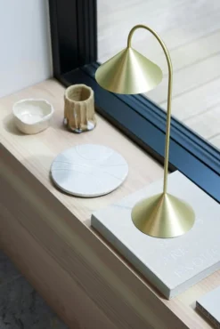 Frandsen Portabla Lampor|Portabla Lampor-Grasp Bordslampa Portabel 47 cm, Matt Beetroot