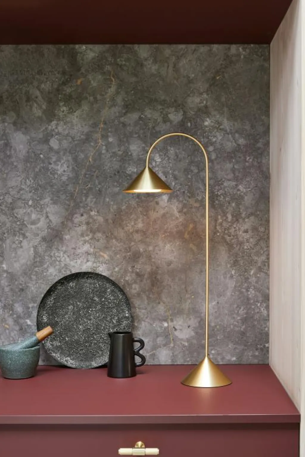 Frandsen Portabla Lampor|Portabla Lampor-Grasp Bordslampa Portabel 47 cm, Matt Beetroot